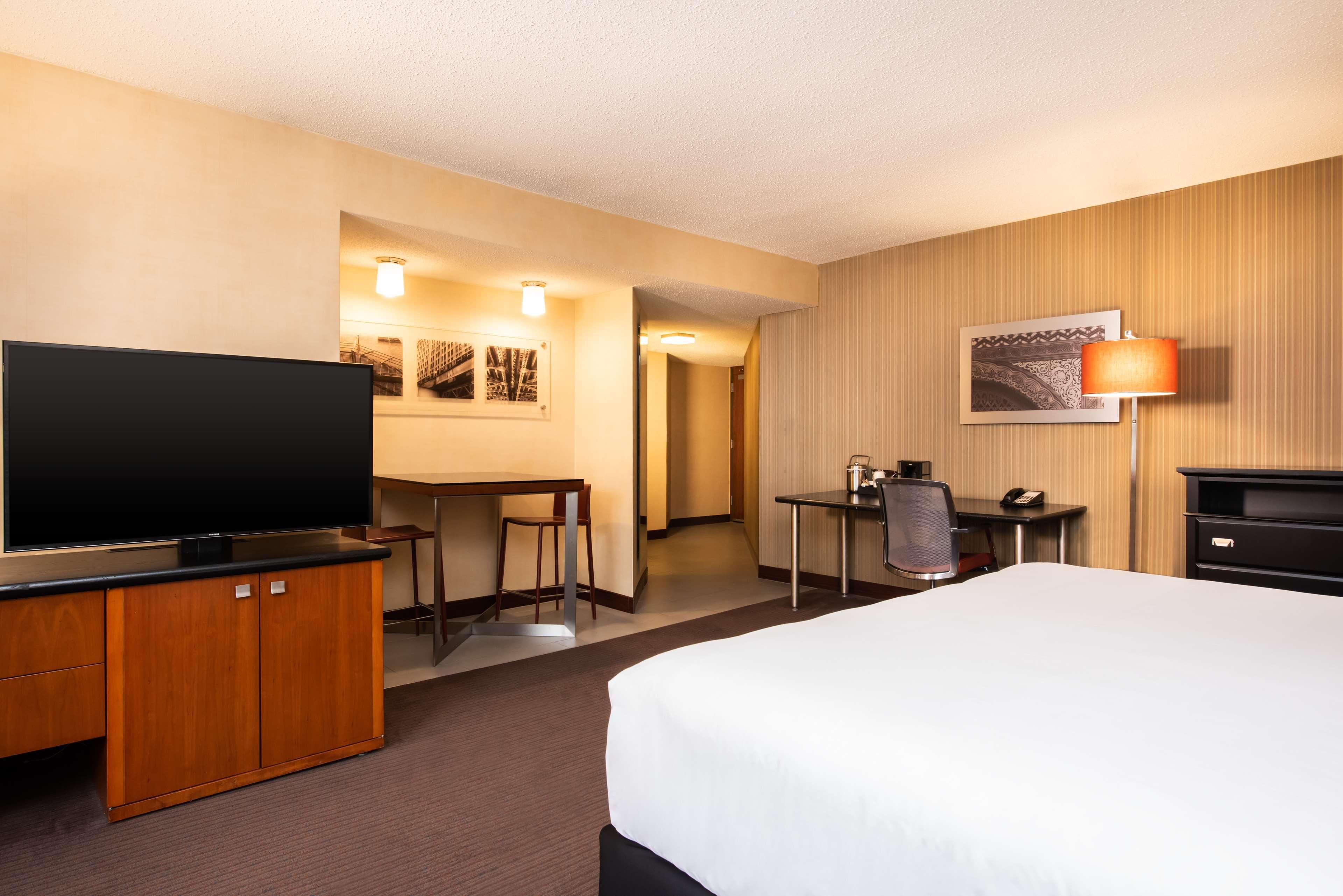 Hyatt Regency Chicago Hotel Exterior photo