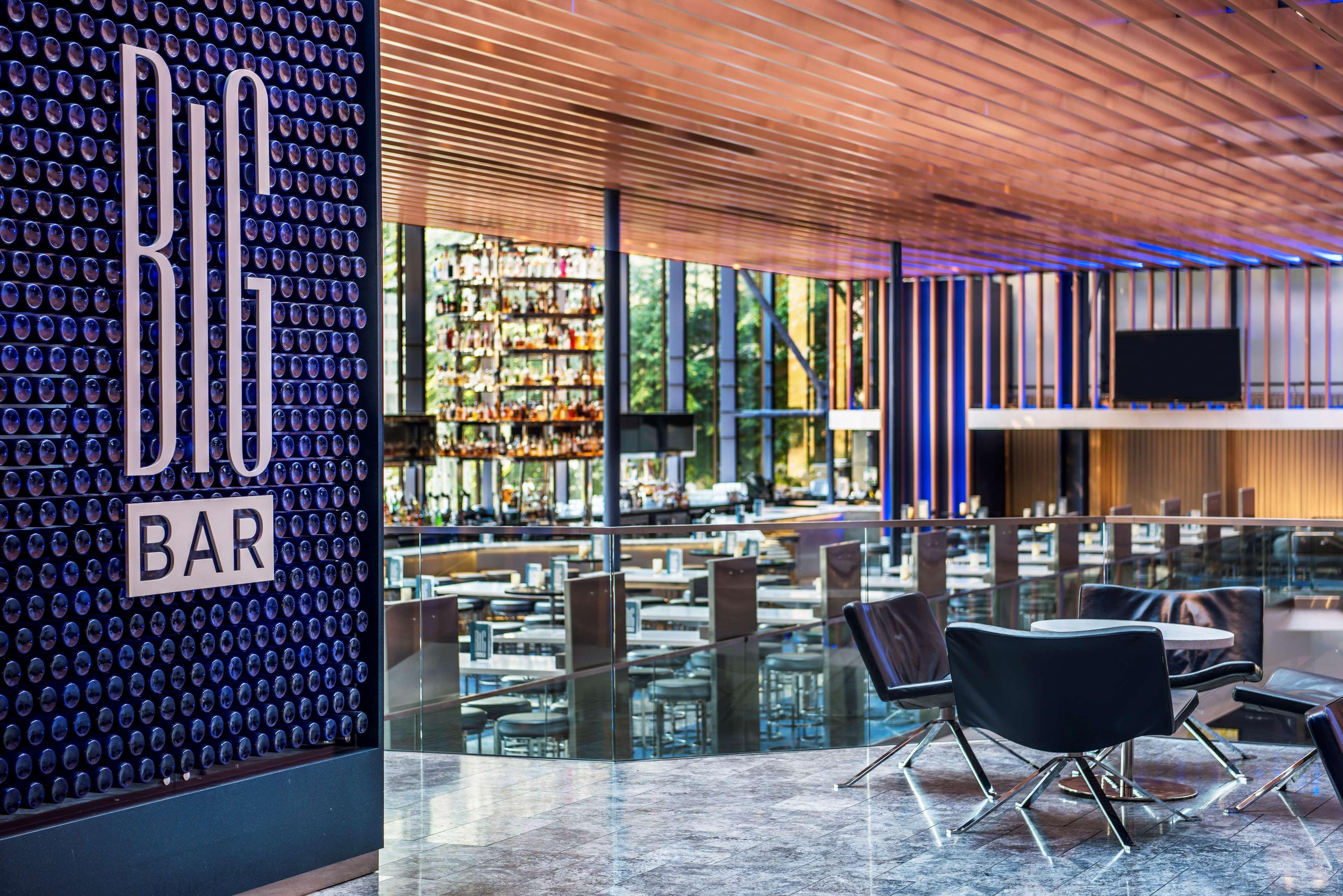 Hyatt Regency Chicago Hotel Exterior photo